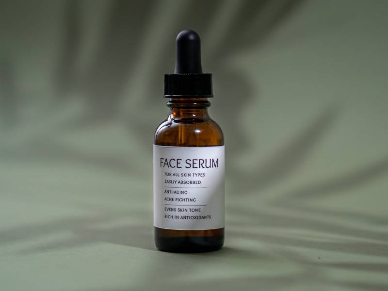 Feuchtigkeitsspendendes Gesichtsserum von Etsy - RootedHealing