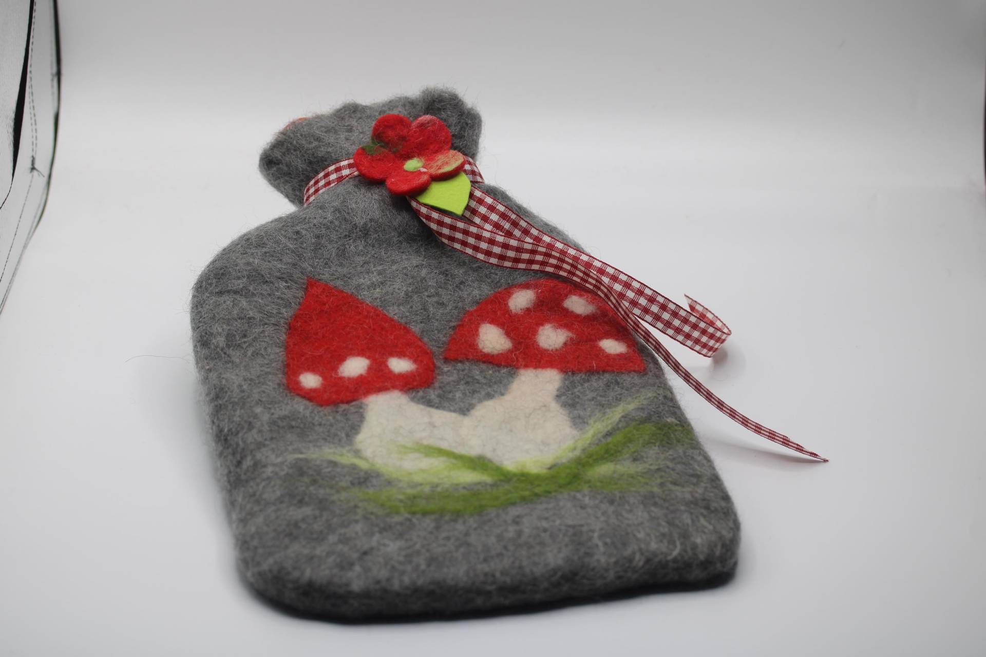 Handmade Unikat, Handgefilzte Wärmflaschenhülle -Glückspilze Treffen Märchenwärme , Wärmflasche Filz/Filzwärmeflasche Mit Glückspilzen Handmade Unikat, Handgefilzte Wärmflaschenhülle -Glückspilze Treffen Märchenwärme , Wärmflasche Filz/Filzwärmeflasche Mit Glückspilzen von Etsy - Rosenfilz