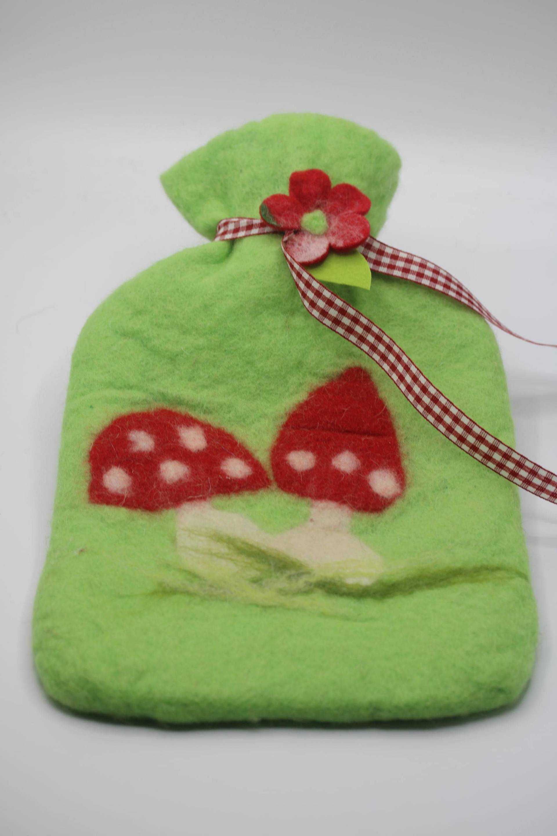 Handmade Unikat, Handgefilzte Wärmflaschenhülle -Glückspilze Treffen Märchenwärme , Wärmflasche Filz/Filzwärmeflasche Mit Glückspilzen Handmade Unikat, Handgefilzte Wärmflaschenhülle -Glückspilze Treffen Märchenwärme , Wärmflasche Filz/Filzwärmeflasche Mit Glückspilzen von Etsy - Rosenfilz