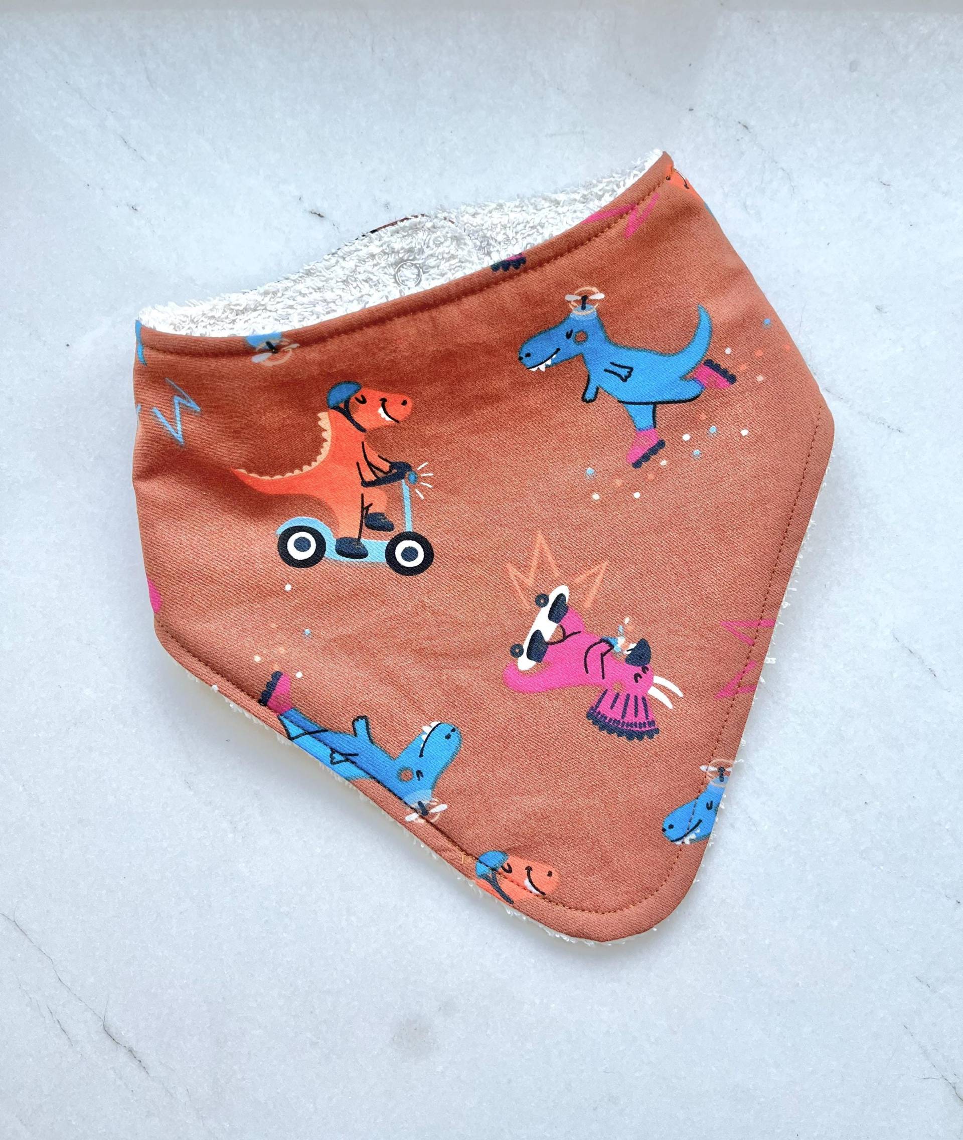 Dinosaurier Rollerblading Scootering Skateboard Baby Und Kleinkind Lätzchen von Etsy - RosieCoos