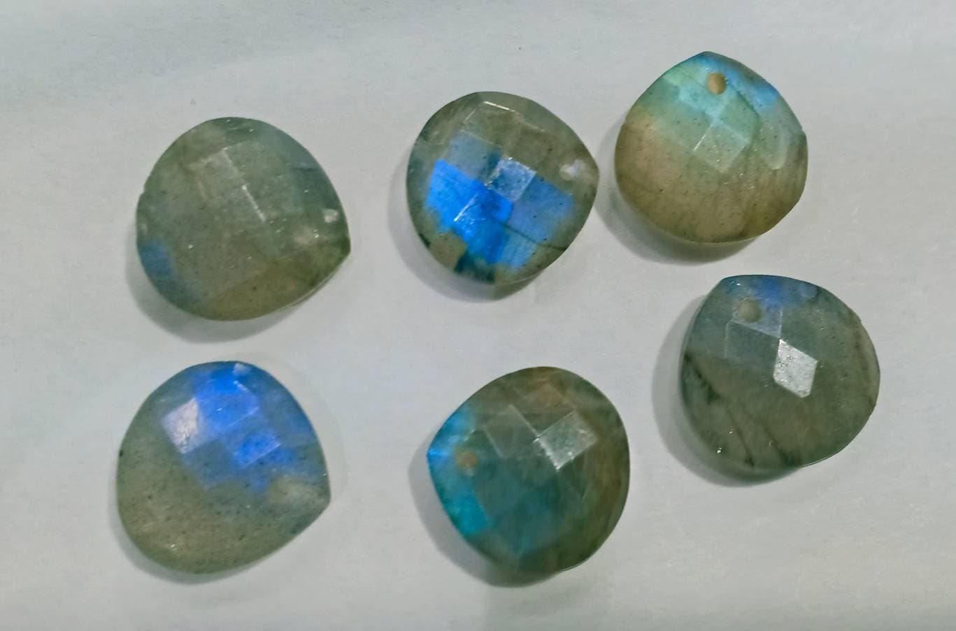 6 Pic Lot Labrdorite Facetedheart Shape Siz12xx12mm.weight 31.32Cts 6 Pic Lot Labrdorite Facetedheart Shape Siz12xx12mm.weight 31.32Cts von Etsy - RoyalgemsGoods