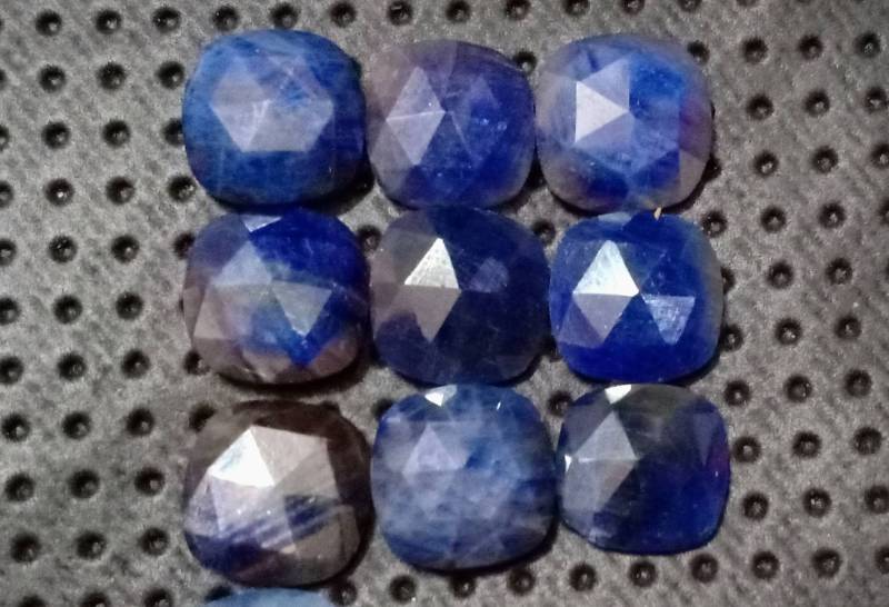 9 Pic Lot Natürliche Blaue Sapphirefacetedcushio N Form Siz 10x 10mm Gewicht 42 Karat 9 Pic Lot Natürliche Blaue Sapphirefacetedcushio N Form Siz 10x 10mm Gewicht 42 Karat von Etsy - RoyalgemsGoods