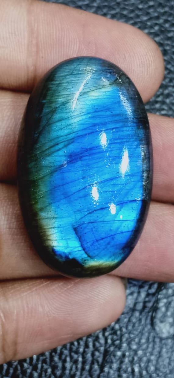 Aaa+Qulity Große Pecfull Blau Labradorit Ovel Form. Siz 23x27mm Gewicht 65 Karat Blitz. Labradorititam Machen Ist Gut Aaa+Qulity Große Pecfull Blau Labradorit Ovel Form. Siz 23x27mm Gewicht 65 Karat Blitz. Labradorititam Machen Ist Gut von Etsy - RoyalgemsGoods