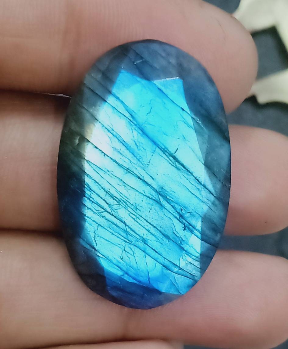 Aaa+Qulity Großes Bild Blau Labradoritefaceted.ovel Shapesiz 21x37 Mm. Gewicht 48 Karat. Vollblau Shine Labradorit Itammaking Ist Gut Aaa+Qulity Großes Bild Blau Labradoritefaceted.ovel Shapesiz 21x37 Mm. Gewicht 48 Karat. Vollblau Shine Labradorit Itammaking Ist Gut von Etsy - RoyalgemsGoods