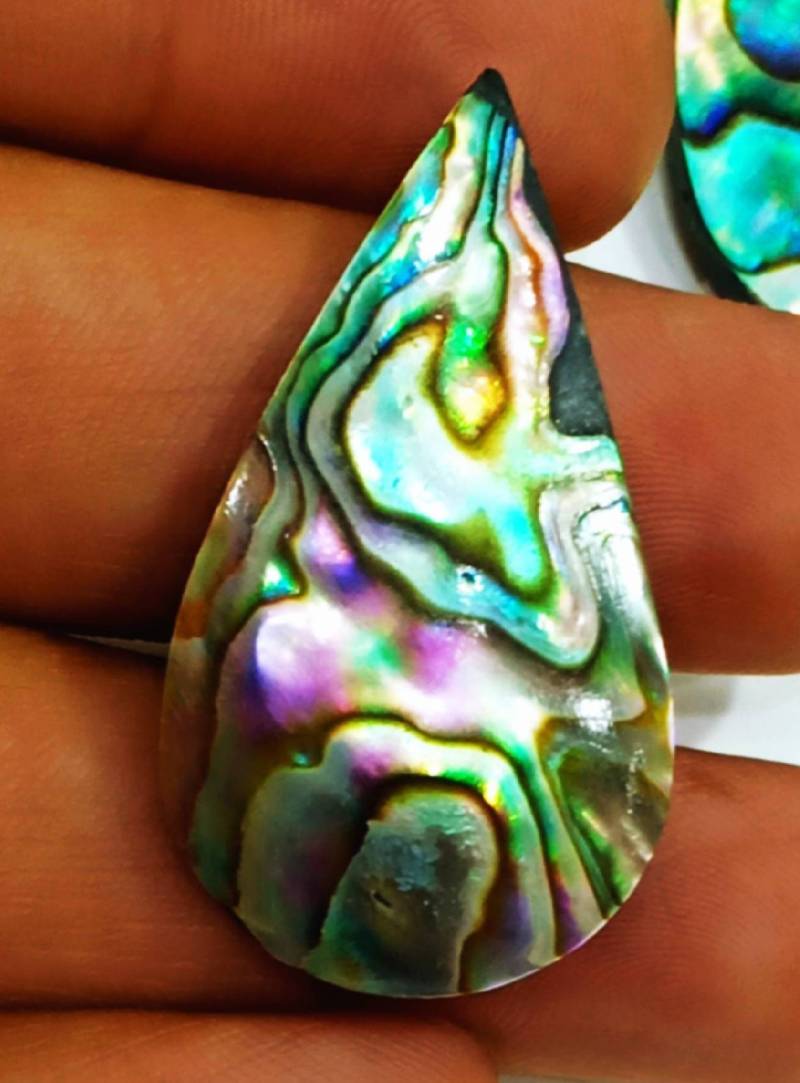 Abalone-Shell. Voller Mix-Blitz. Form Birne Siz 35x20mm.gewicht 26.10 Karat. Natürliche Fullshine Abalone Shell Itam Abalone-Shell. Voller Mix-Blitz. Form Birne Siz 35x20mm.gewicht 26.10 Karat. Natürliche Fullshine Abalone Shell Itam von Etsy - RoyalgemsGoods