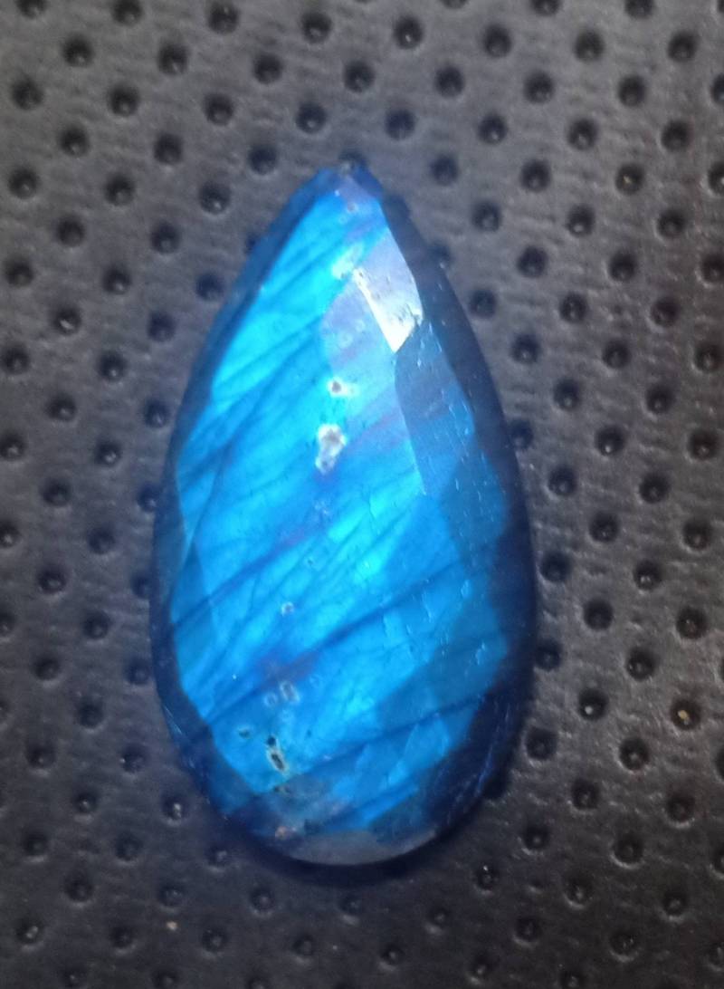 Blau Labradorit Facettiert. Paer Shape.siz 20x36. Wight 33.95 Carat.aaa +Vollblau Glänzenit Blau Labradorit Facettiert. Paer Shape.siz 20x36. Wight 33.95 Carat.aaa +Vollblau Glänzenit von Etsy - RoyalgemsGoods