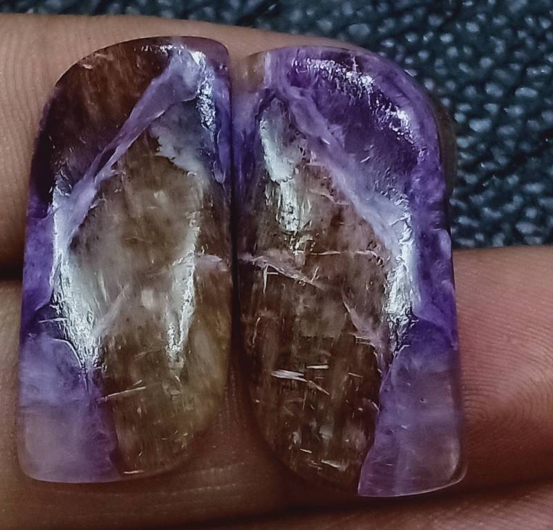 Chorite 2 Pec. Siz13x27mm.weight28.80Carat Fancy Shape.chorite Itam Chorite 2 Pec. Siz13x27mm.weight28.80Carat Fancy Shape.chorite Itam von Etsy - RoyalgemsGoods