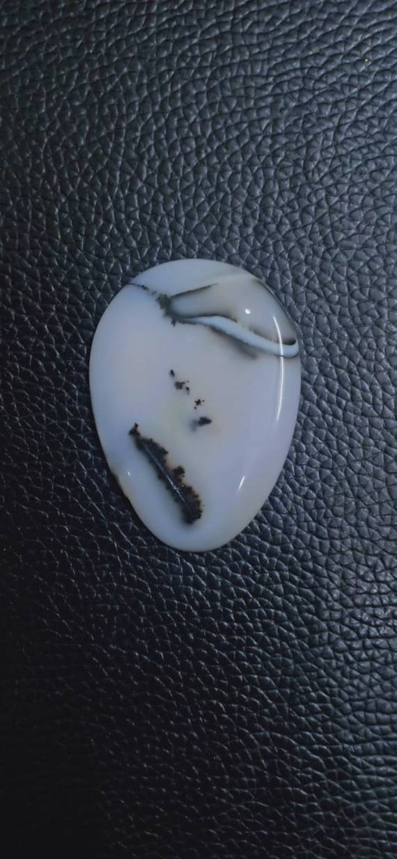 Dendrite Opal Siz 31x49mm Gewicht 78 Karatovel Form Dendrite Opal Siz 31x49mm Gewicht 78 Karatovel Form von Etsy - RoyalgemsGoods