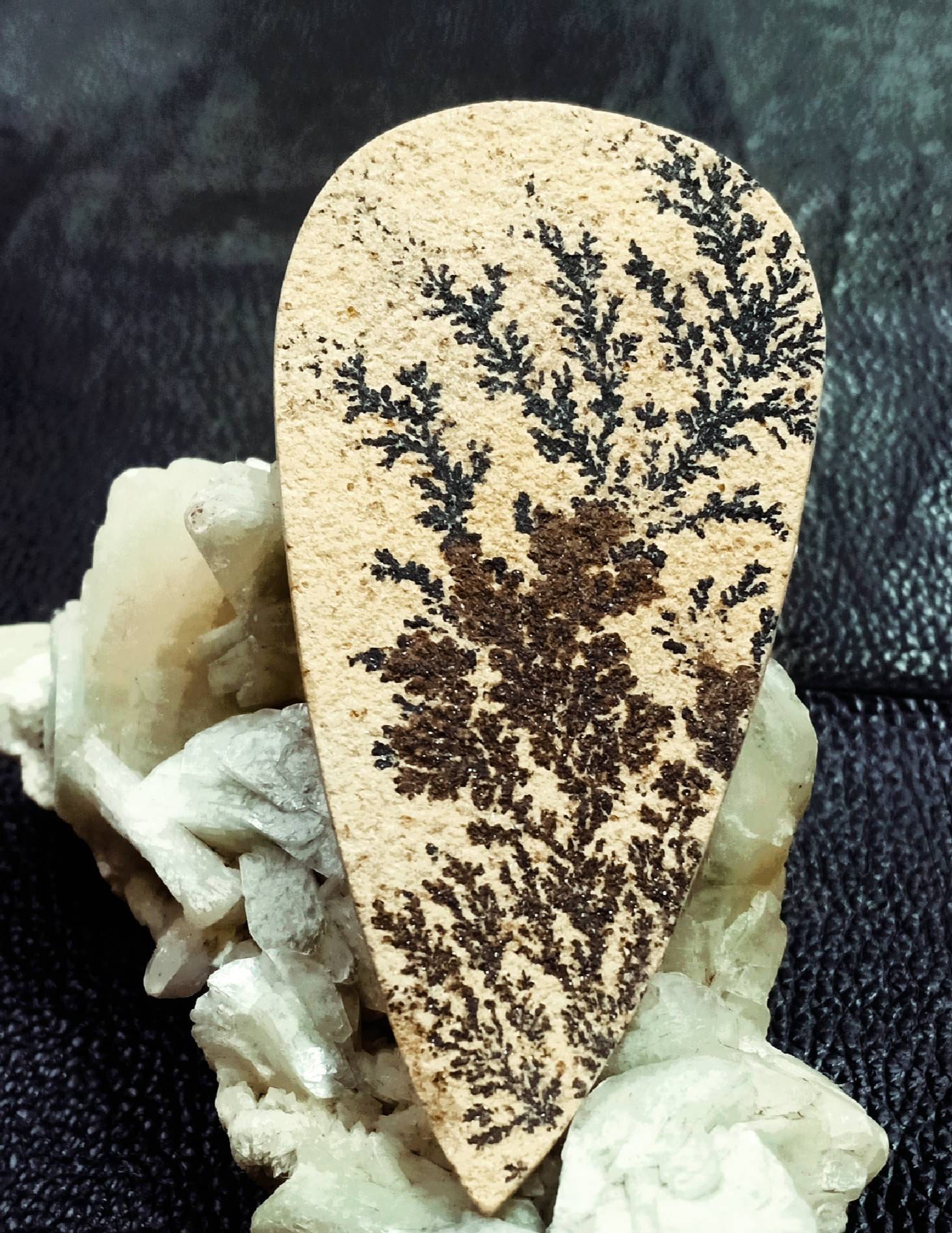 Erstaunliche Natural.surgery Druzy Big Pecpear Shape.siz 41x83mmweight105Carat Naturalsurgery Voll Itam. Machen Ist Gut in Stok Erstaunliche Natural.surgery Druzy Big Pecpear Shape.siz 41x83mmweight105Carat Naturalsurgery Voll Itam. Machen Ist Gut in Stok von Etsy - RoyalgemsGoods