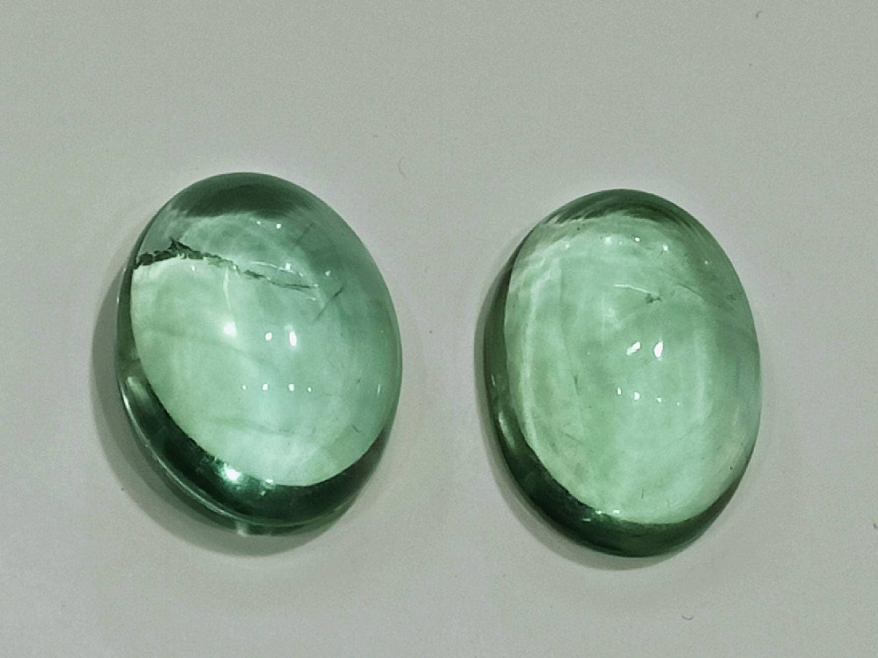 Grün Fluorit 2Pec Viel Waight73.55Carat Siz 17x23 Mm. Ovel Shape.1 Pec Preis 8 Dollar Voll Amazing Green Itam Grün Fluorit 2Pec Viel Waight73.55Carat Siz 17x23 Mm. Ovel Shape.1 Pec Preis 8 Dollar Voll Amazing Green Itam von Etsy - RoyalgemsGoods