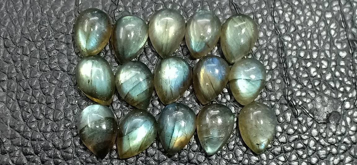 Labradorit 15 Pic Lotpear Form Siz 10x12mm Gewicht 39 Caratlabradorit Voll Blitz Itam Labradorit 15 Pic Lotpear Form Siz 10x12mm Gewicht 39 Caratlabradorit Voll Blitz Itam von Etsy - RoyalgemsGoods