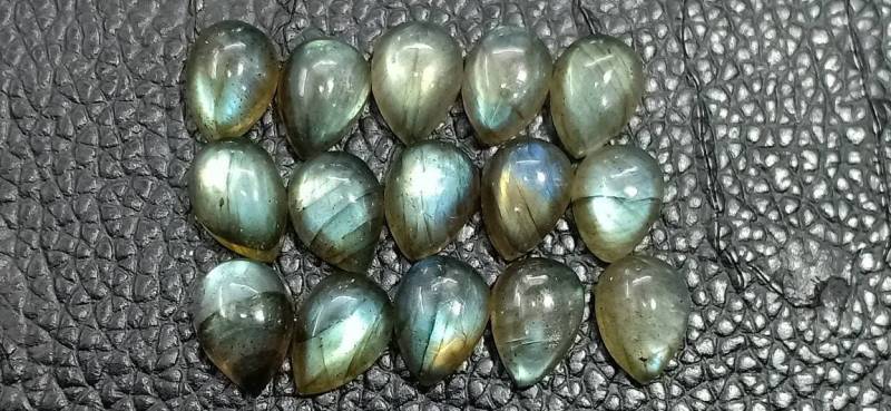 Labradorit 15 Pic Lotpear Form Siz 10x12mm Gewicht 39 Caratlabradorit Voll Blitz Itam Labradorit 15 Pic Lotpear Form Siz 10x12mm Gewicht 39 Caratlabradorit Voll Blitz Itam von Etsy - RoyalgemsGoods