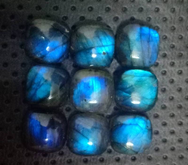 Labradorit 9 Pic Lot. Siz 12x12mm Gewicht 66Carat Squarecushion Shape.full Blau Glanz Itam Labradorit 9 Pic Lot. Siz 12x12mm Gewicht 66Carat Squarecushion Shape.full Blau Glanz Itam von Etsy - RoyalgemsGoods
