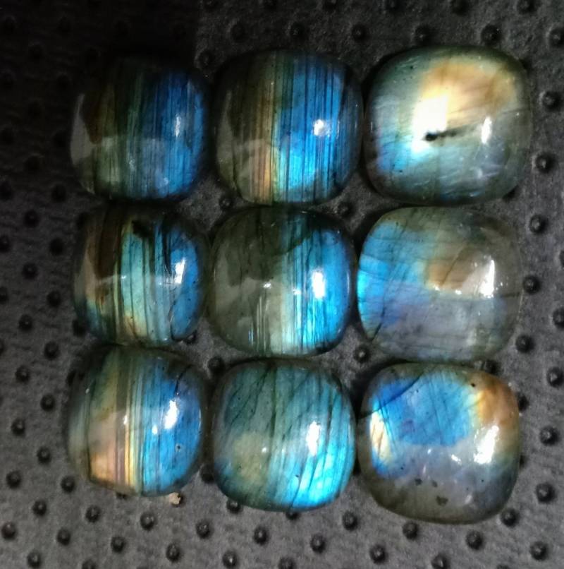 Labradorit.blue Flash Siz 12x12mm Gewicht 62.70 Carat Cushoin Shape.full Blue Shine Labradorite.itam.making Is Good... 9 Pic Lot Labradorit.blue Flash Siz 12x12mm Gewicht 62.70 Carat Cushoin Shape.full Blue Shine Labradorite.itam.making Is Good... 9 Pic Lot von Etsy - RoyalgemsGoods