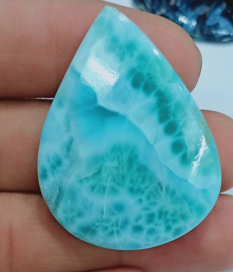 Larimar Blue Big Pec Pear Shape. Siz29x47 Mm Weight 68.40 Carat Full Blue Shine Itam Making Is Good Big Pec Larimar Blue Big Pec Pear Shape. Siz29x47 Mm Weight 68.40 Carat Full Blue Shine Itam Making Is Good Big Pec von Etsy - RoyalgemsGoods