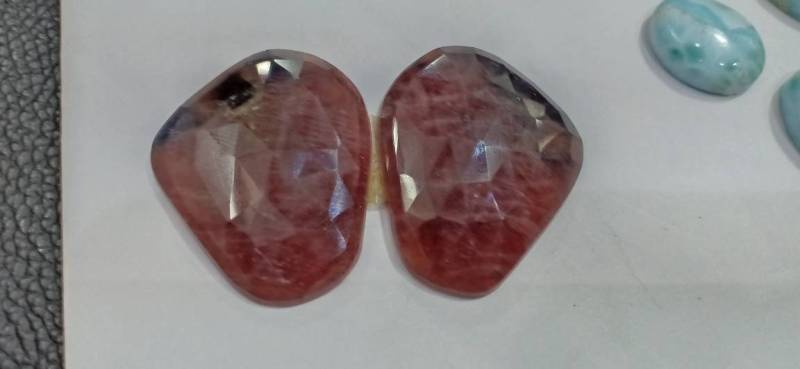 Natürliche Multi Saphir Facettiert. Große Pic Birne Form Siz 26x32 Mm Gewicht 92Carat.making Ist Gut Natürliche Multi Saphir Facettiert. Große Pic Birne Form Siz 26x32 Mm Gewicht 92Carat.making Ist Gut von Etsy - RoyalgemsGoods