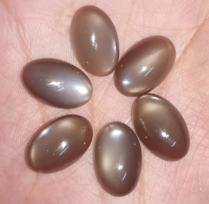 Schwarzer Mondstein 6 Pic Lot.siz11x17mmgewicht 45.70 Carat.ovel Form Schwarzer Mondstein 6 Pic Lot.siz11x17mmgewicht 45.70 Carat.ovel Form von Etsy - RoyalgemsGoods