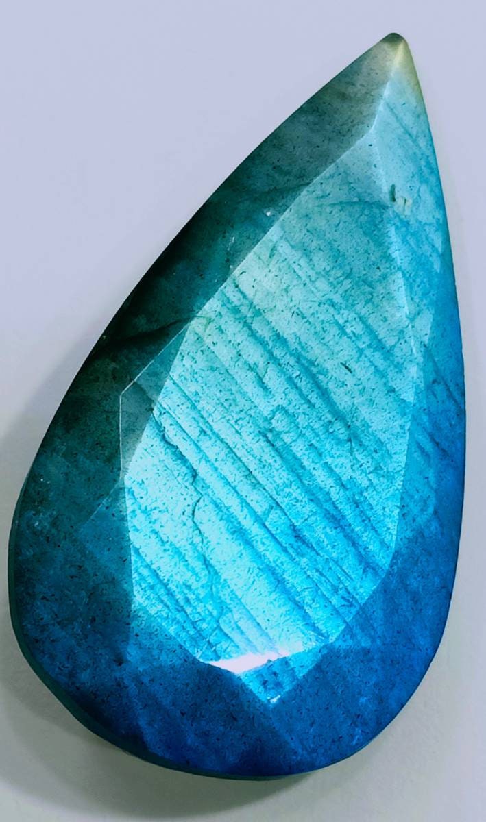 Top Qulity Facettiert Blau Labradorit Paershape. Siz 30x37 Mm. Gewicht 40Carat Voller Blauer Glanz. Itam Gute Herstellung Top Qulity Facettiert Blau Labradorit Paershape. Siz 30x37 Mm. Gewicht 40Carat Voller Blauer Glanz. Itam Gute Herstellung von Etsy - RoyalgemsGoods