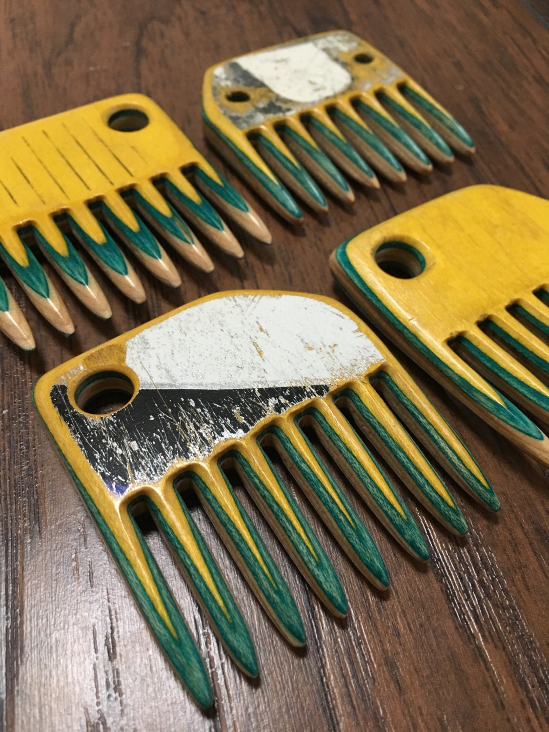 Skateboard Bartkamm - Blau Und Gelb Handgemacht Aus Recyceltem von Etsy - RustyBellBeardCO