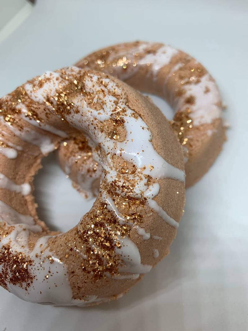 Kürbis Gewürz Donut Badebombe Kürbis Gewürz Donut Badebombe von Etsy - SKKProducts
