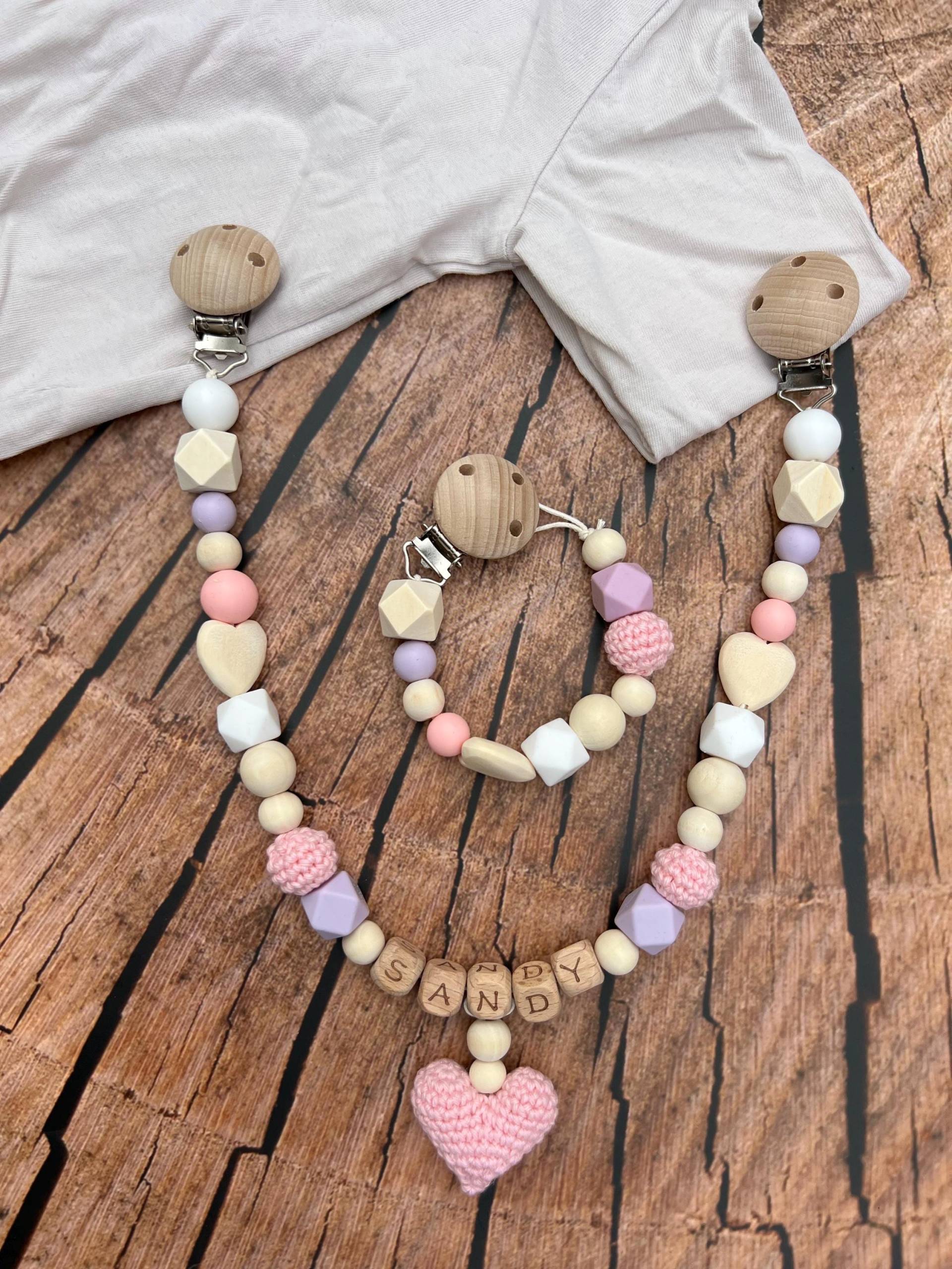 Wagenkette Mit Namen & Schnullerkette - Baby Geschenk Personalisiert Holz Silikon Häkelperlen Mädchen Rosa Lila Set von Etsy - STkreationen