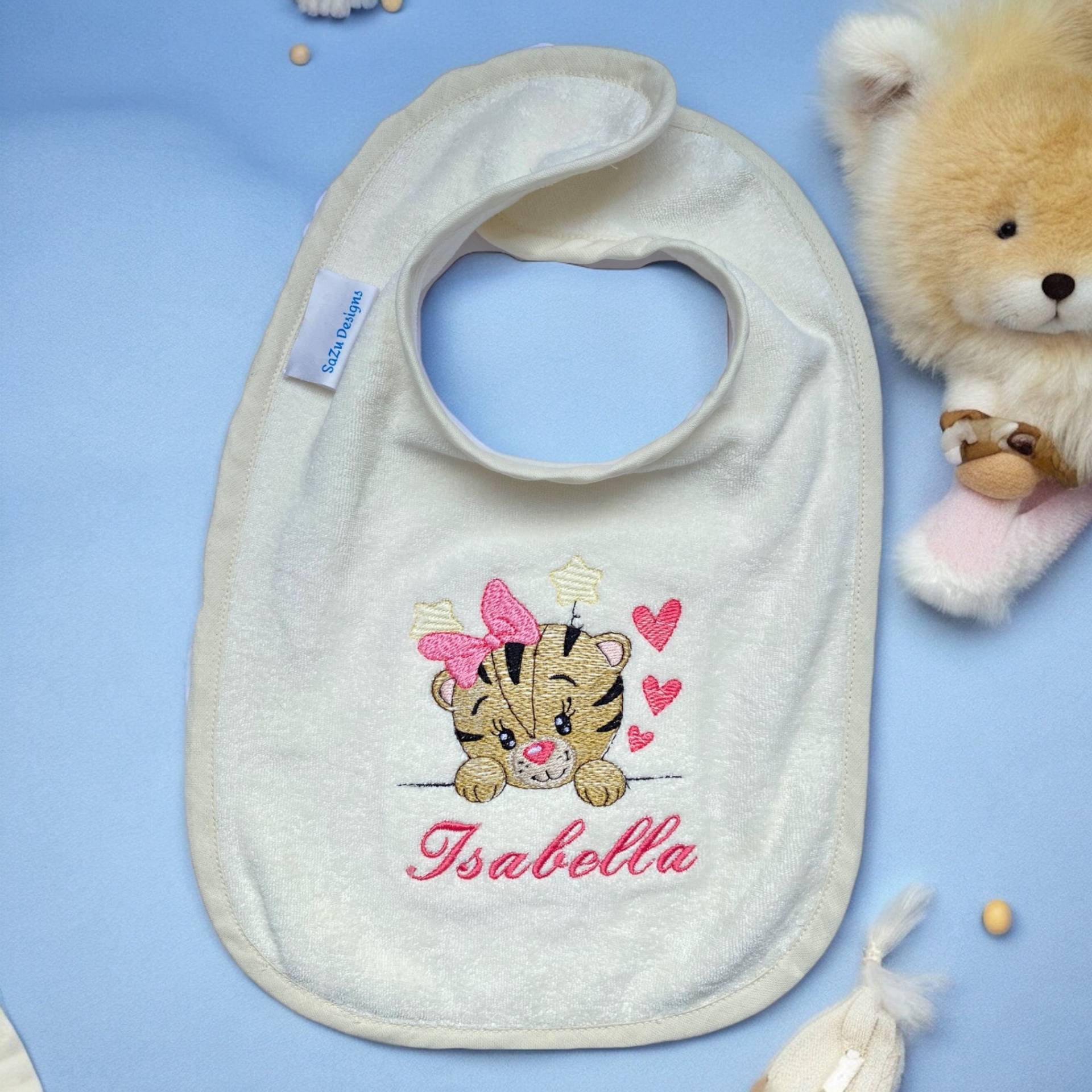 Lätzchen Personalisiert Und Bestickt | Gesticktes Mit Namen Personalisiertes Mutterschaftsgeschenk Babygeschenk Baby-Geschenk Lätzchen Personalisiert Und Bestickt | Gesticktes Mit Namen Personalisiertes Mutterschaftsgeschenk Babygeschenk Baby-Geschenk von Etsy - SaZuDesignsNL