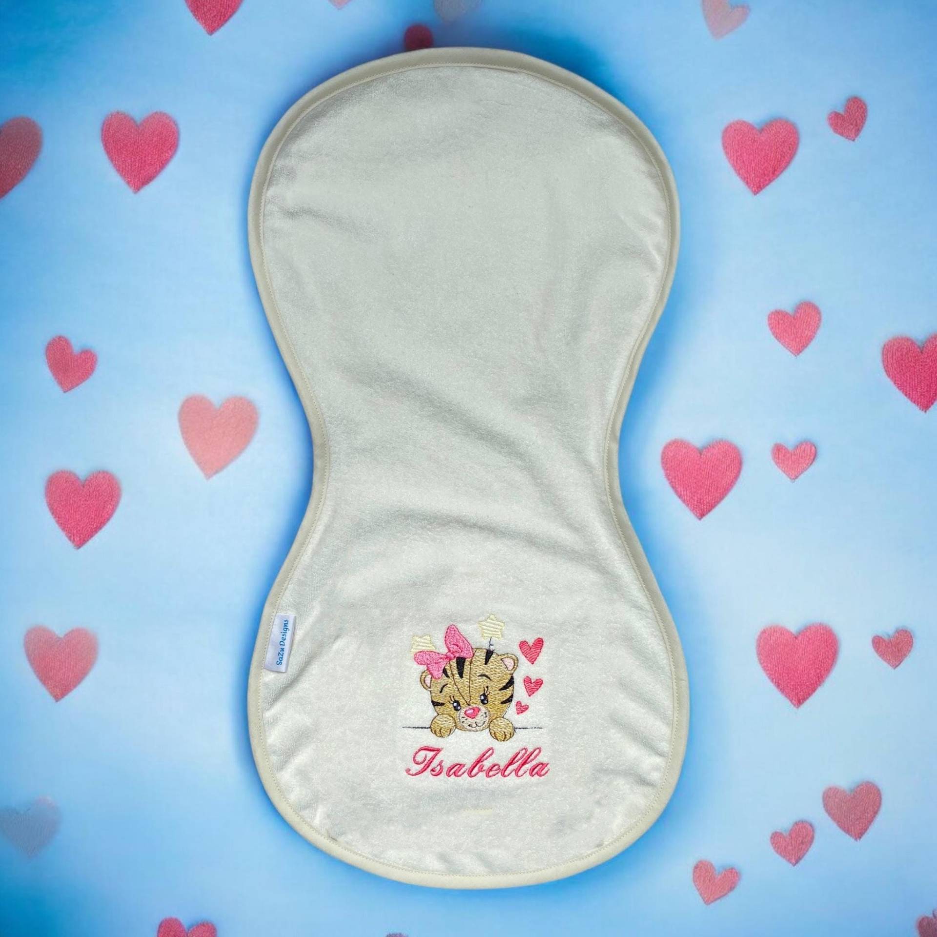 Spucktuch Personalisiert Und Bestickt | Personalisiertes Mutterschaftsgeschenk Baby-Geschenk Babygeschenk Mit Namen Gesticktes Geburtsgeschenk Spucktuch Personalisiert Und Bestickt | Personalisiertes Mutterschaftsgeschenk Baby-Geschenk Babygeschenk Mit Namen Gesticktes Geburtsgeschenk von Etsy - SaZuDesignsNL