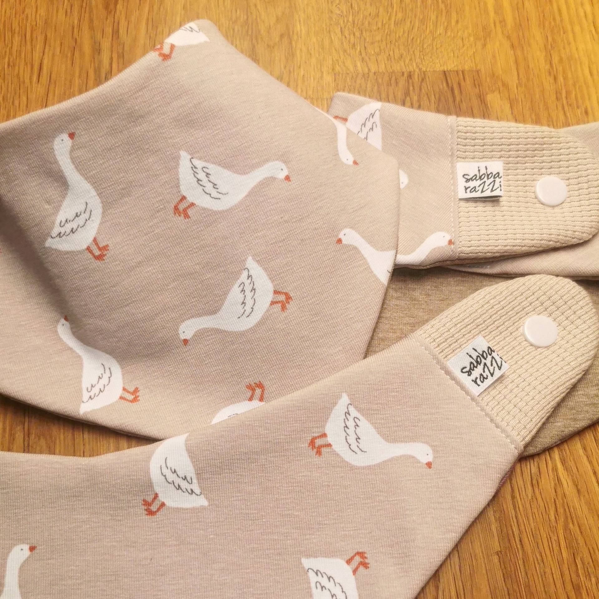 Baby Lätzchen Halstuch Für Kinder Oder Kleine Hunde. Motiv Gans Gänse Beige Vanilla. Geschenk Geburt Taufe. Newborn Bis Kita Alter von Etsy - Sabbarazzi