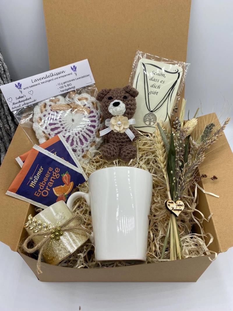 Exklusives Geschenkset Für Besondere Menschen Mit Handgemachten Und Hochwertigen Produkten von Etsy - SabinesMaschenpalast
