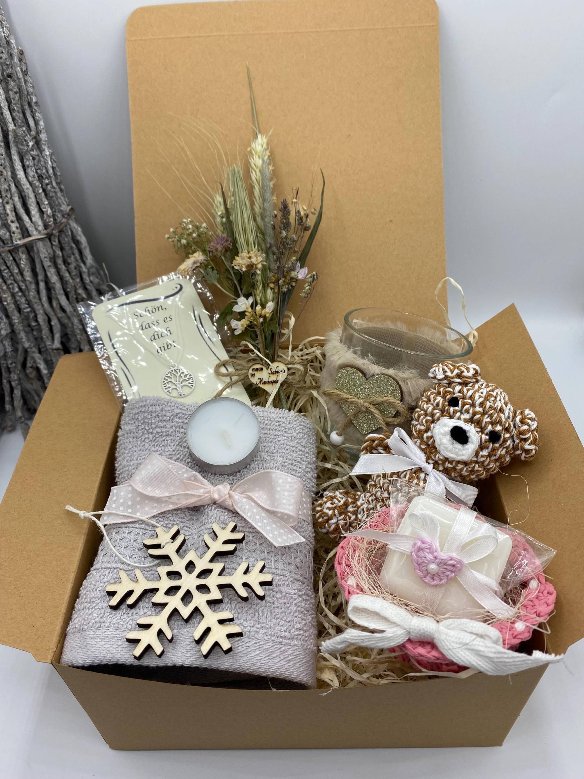 Exklusives Wellness Geschenkset Für Besondere Menschen Mit Handgemachten Und Hochwertigen Produkten von Etsy - SabinesMaschenpalast