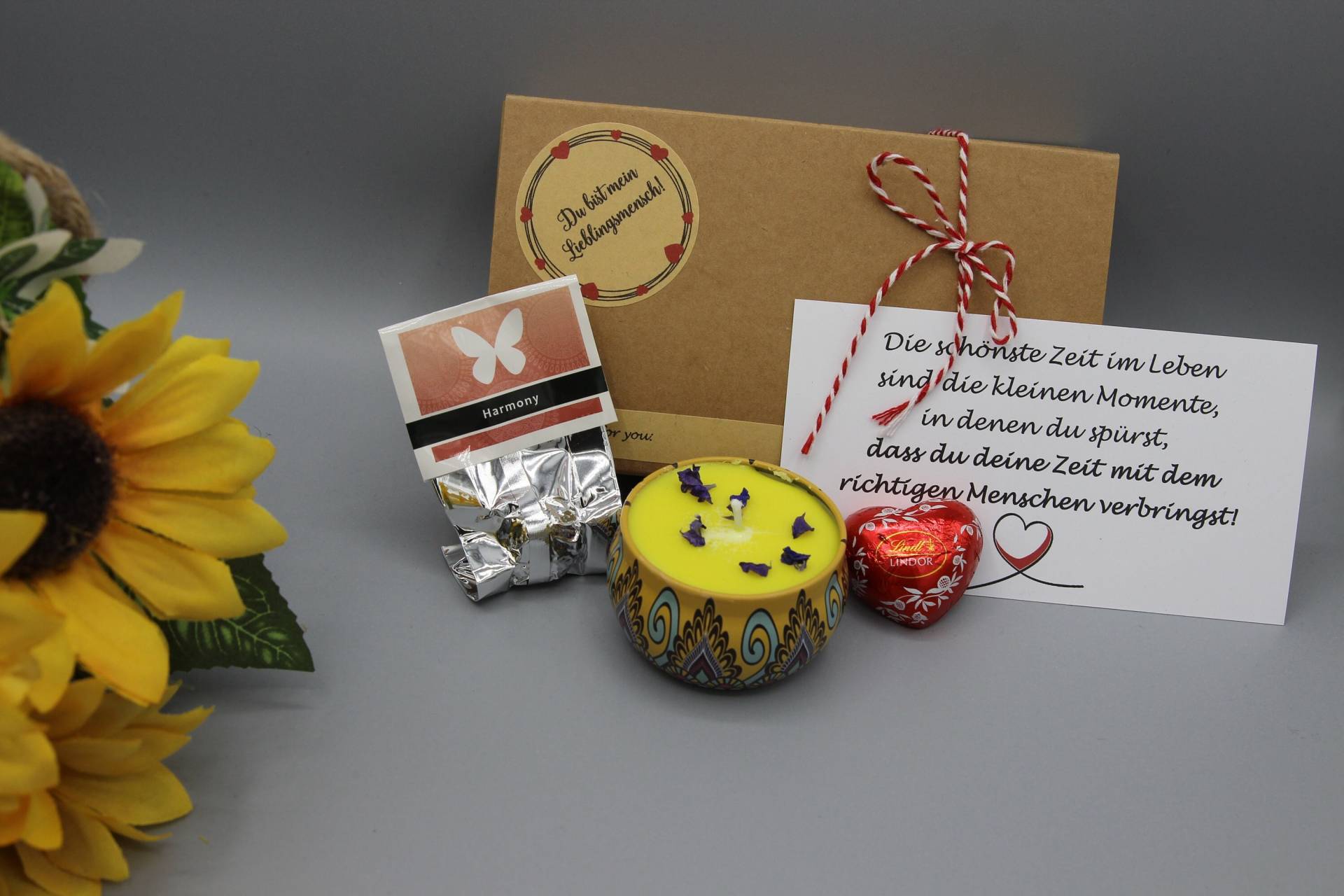 Kerze, Selbstgemachte Kerze Mit Blüten, Wohlfühlpaket, Tee Und Geschenk Zum Wohlfühlen, Wohlfühlgeschenk, Schokolade Kerze, Selbstgemachte Kerze Mit Blüten, Wohlfühlpaket, Tee Und Geschenk Zum Wohlfühlen, Wohlfühlgeschenk, Schokolade von Etsy - SabrinasGeschenke