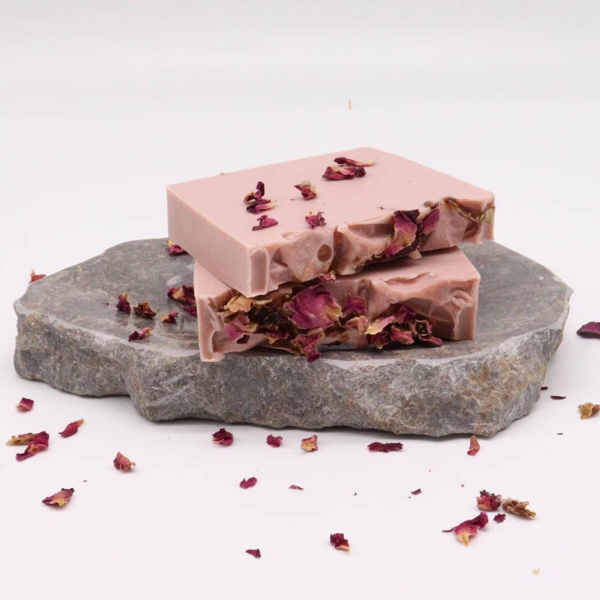 Handcrafted Enchanted Rose Soap Bar Natural Skincare von Etsy - SahbuslaCreations