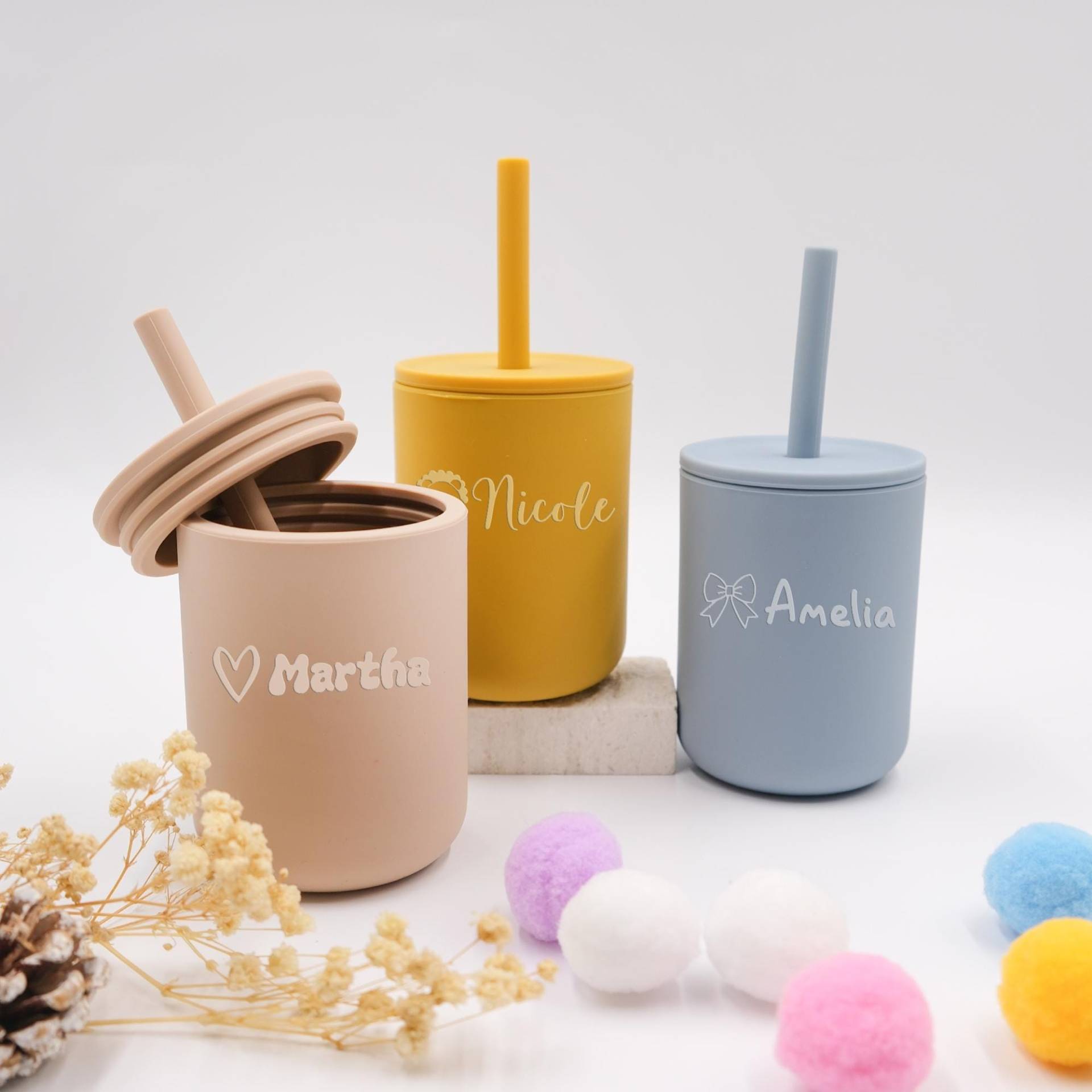 Personalisierte Schnabeltasse Mit Strohhalm, Trainingstasse Für Kleinkinder, Silikon-Babytasse, Individuelles Geschenk Zum 1 von Etsy - SainimuDesignsAU