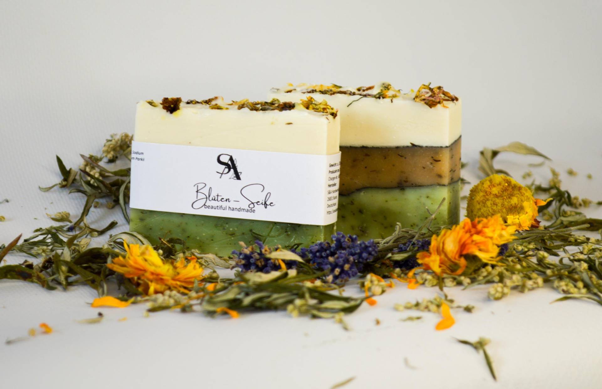 Handgemachte Blüten-Seife Mit Jasmin | Naturseife Brennnessel - Zitronenmelisse Geschenkidee Feste Seife Pflege Für Haut & Sinne Handgemachte Blüten-Seife Mit Jasmin | Naturseife Brennnessel - Zitronenmelisse Geschenkidee Feste Seife Pflege Für Haut & Sinne von Etsy - SandAHandwerk