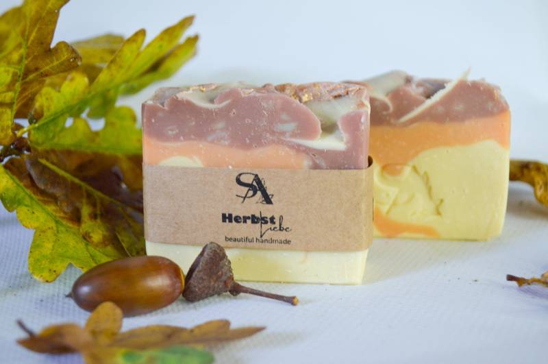 Handgemachte Herbstseife „Herbstliebe" | Naturseife Mit Warmem Vanille-Zimt-Duft Geschenkidee Plastikfrei Handgesiedet von Etsy - SandAHandwerk