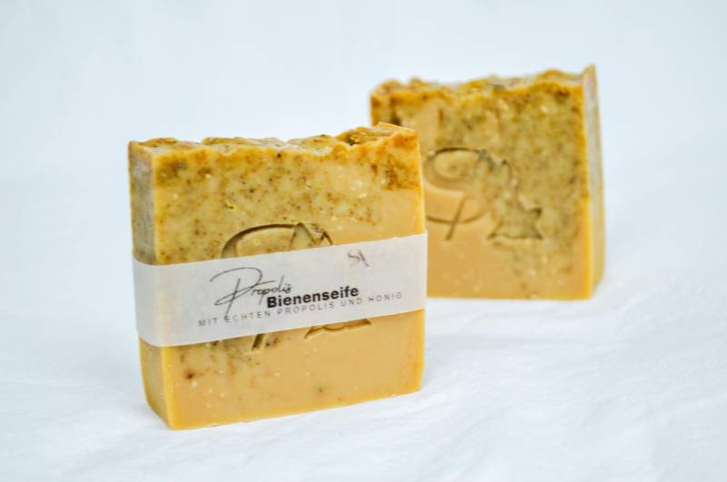 Handgemachte Propolis Bienenseife Mit Honig | Naturseife Im Kaltverfahren Seife Echtem Aus Ostfriesland von Etsy - SandAHandwerk