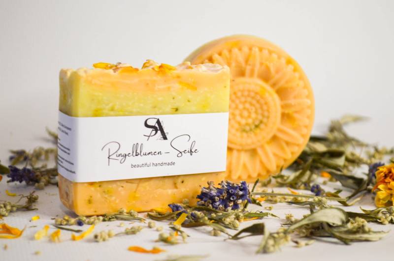 Handgemachte Seife „Ringelblume" | Naturseife Mit Ringelblumenblüten Pflanzenöle & Bienenwachs Plastikfrei Geschenkidee von Etsy - SandAHandwerk