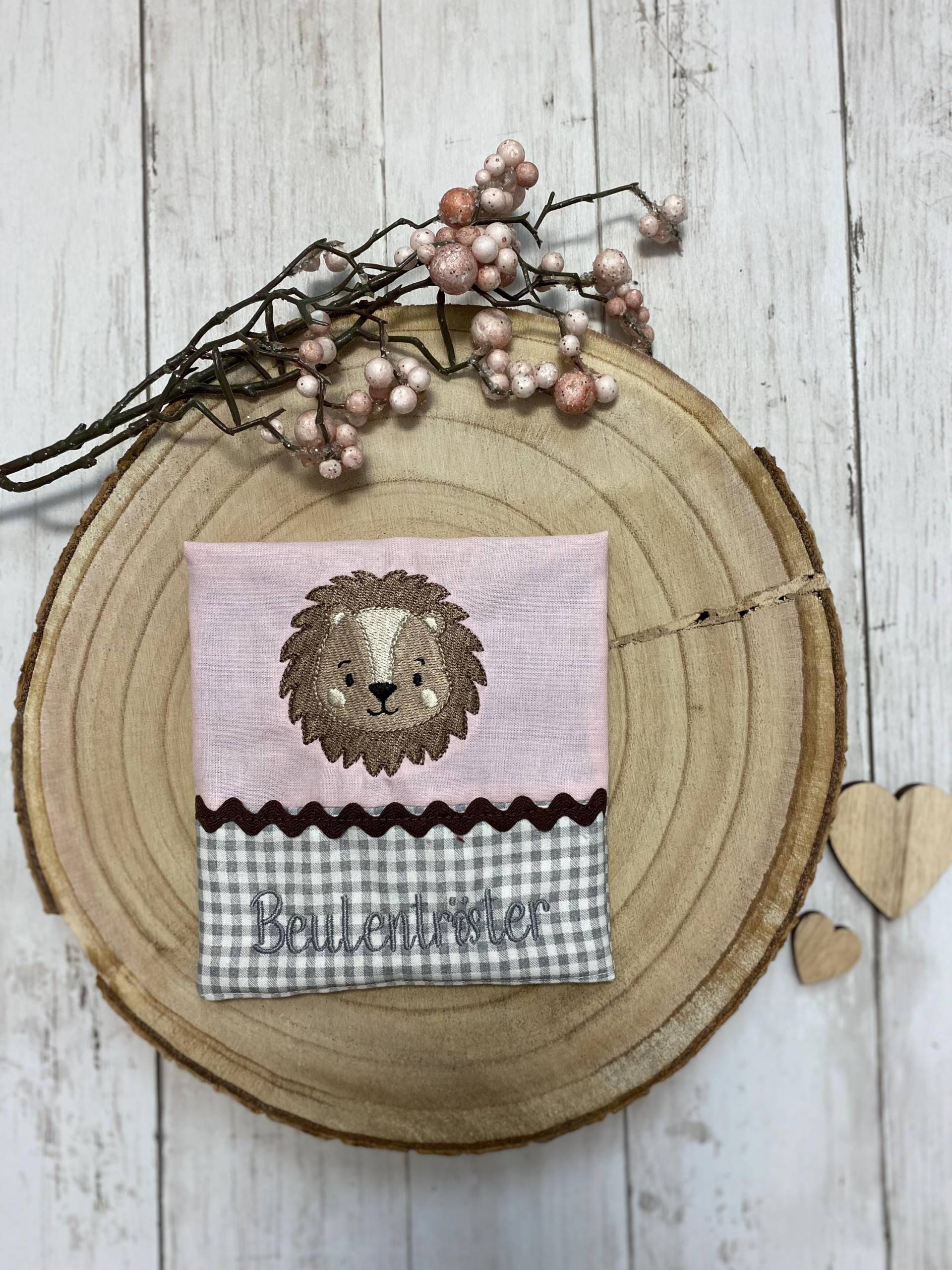 Beulentröster Incl. Kühlpad, Kühlkissen, Wärmekissen, Motiv-Löwe Mit Stoffhülle Trostkissen, Zahnfee, Personalisiert, Cooling Pad Beulentröster Incl. Kühlpad, Kühlkissen, Wärmekissen, Motiv-Löwe Mit Stoffhülle Trostkissen, Zahnfee, Personalisiert, Cooling Pad von Etsy - SandyskleinesAtelier