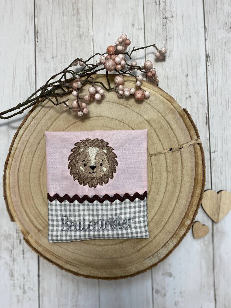Beulentröster Incl. Kühlpad, Kühlkissen, Wärmekissen, Motiv-Löwe Mit Stoffhülle Trostkissen, Zahnfee, Personalisiert, Cooling Pad von Etsy - SandyskleinesAtelier