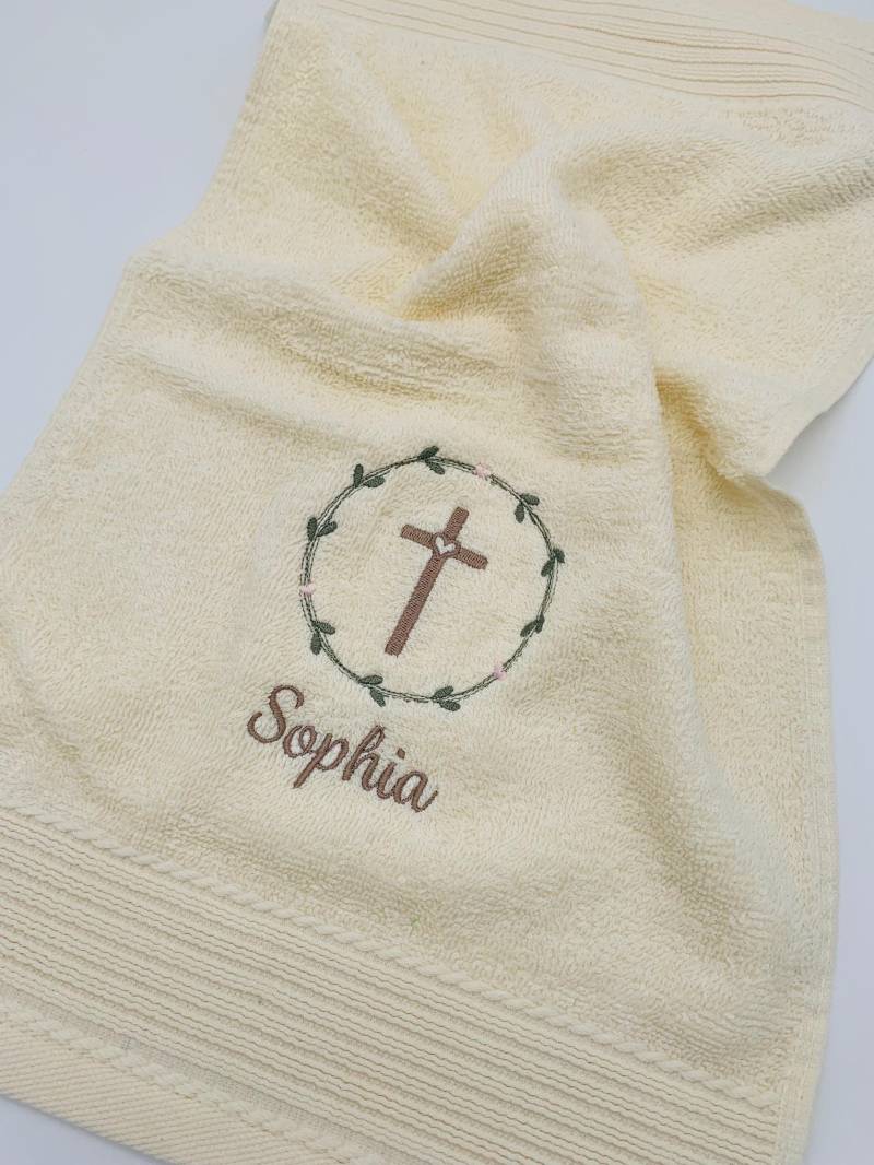 Personalisiertes Handtuch/3 Größen 10 Farben 8 Motive 7 Schriften Kita, Kinder, Erwachsene & Zuhause Bestickt Taufe Geschenk Personalisiertes Handtuch/3 Größen 10 Farben 8 Motive 7 Schriften Kita, Kinder, Erwachsene & Zuhause Bestickt Taufe Geschenk von Etsy - SanysFadenwerk