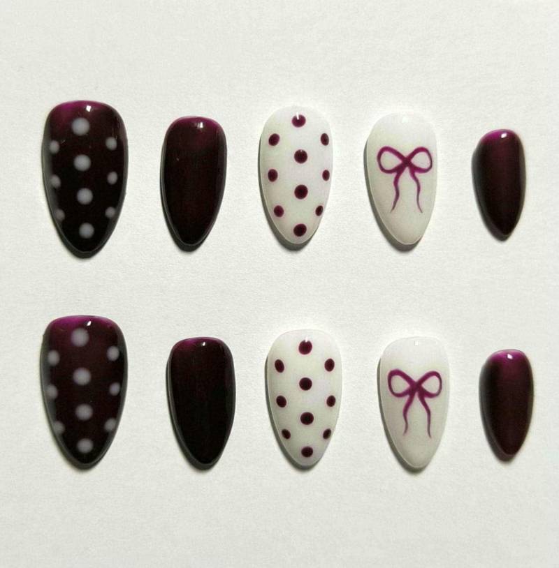 Burgundy Bow Press-On Nails - Handmade Nail Set von Etsy - SarahsNailsBoutique