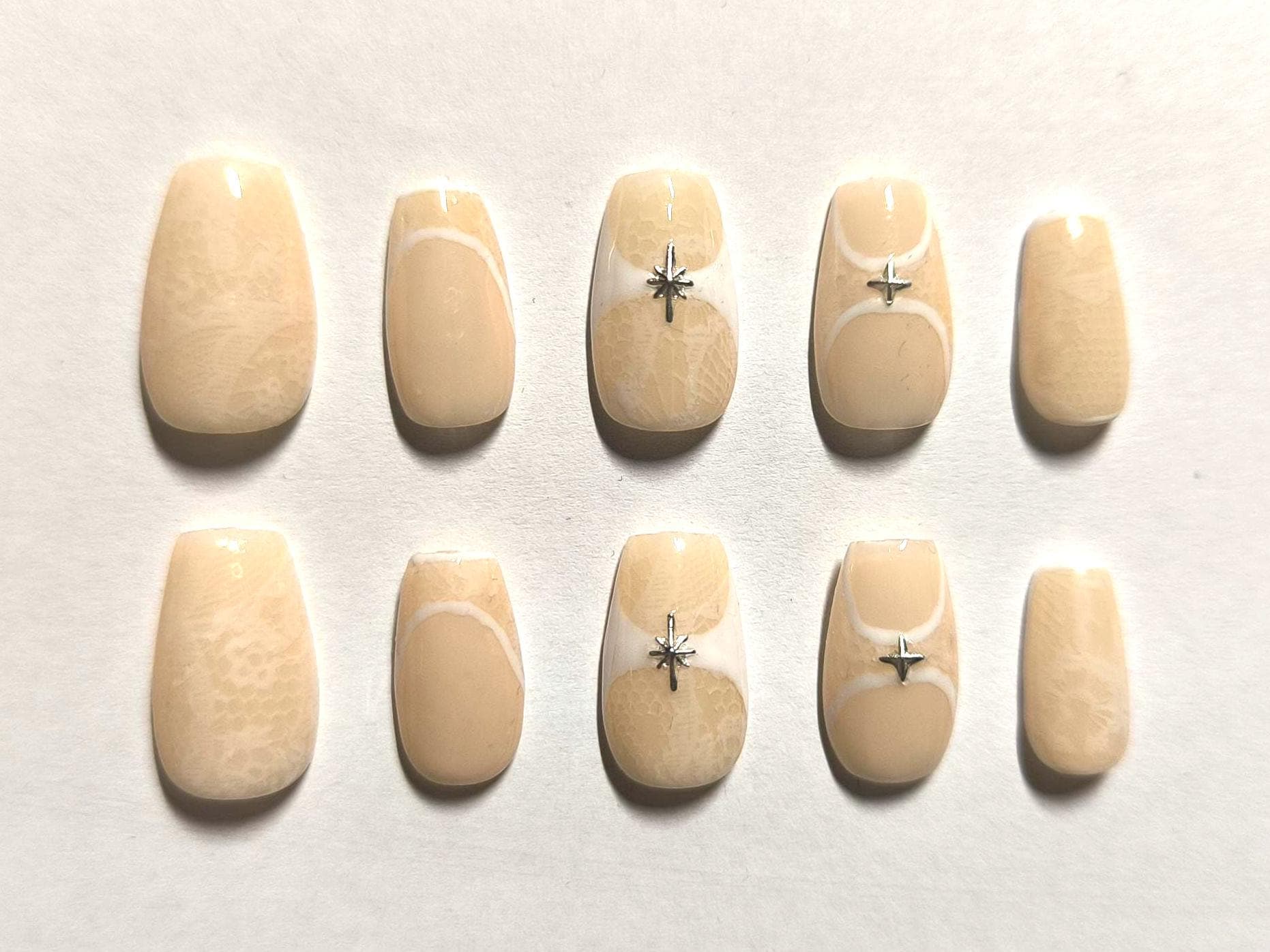 White Lace Press-On Nails - Handmade Nail Set von Etsy - SarahsNailsBoutique