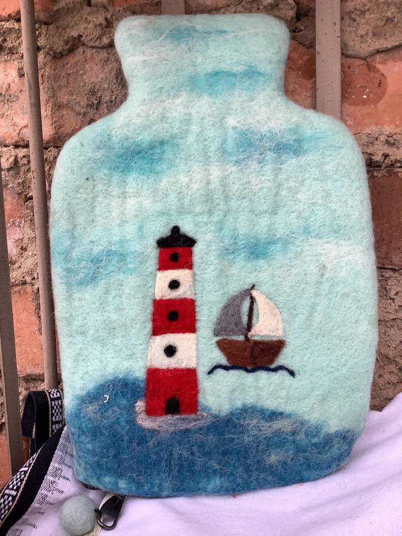 Wundervolle Filz Wärmflasche „Am Meer" Leuchtturm Segelboot Komplett Mit 0, 6L Qualitätswärmflasche Kinderwärmflasche Wundervolle Filz Wärmflasche „Am Meer" Leuchtturm Segelboot Komplett Mit 0, 6L Qualitätswärmflasche Kinderwärmflasche von Etsy - SaraundOnsiFilzerei