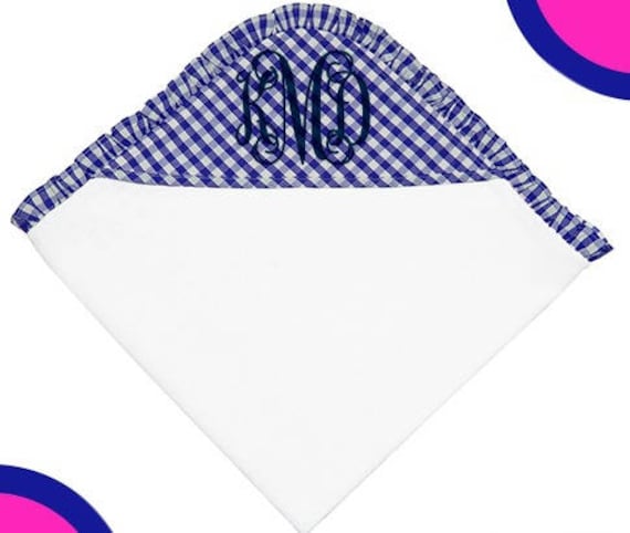 Monogrammiertes Kapuzen-Babytuch in Blau Vichy-Frottee-Tuchtuch von Etsy - SassyBlossom
