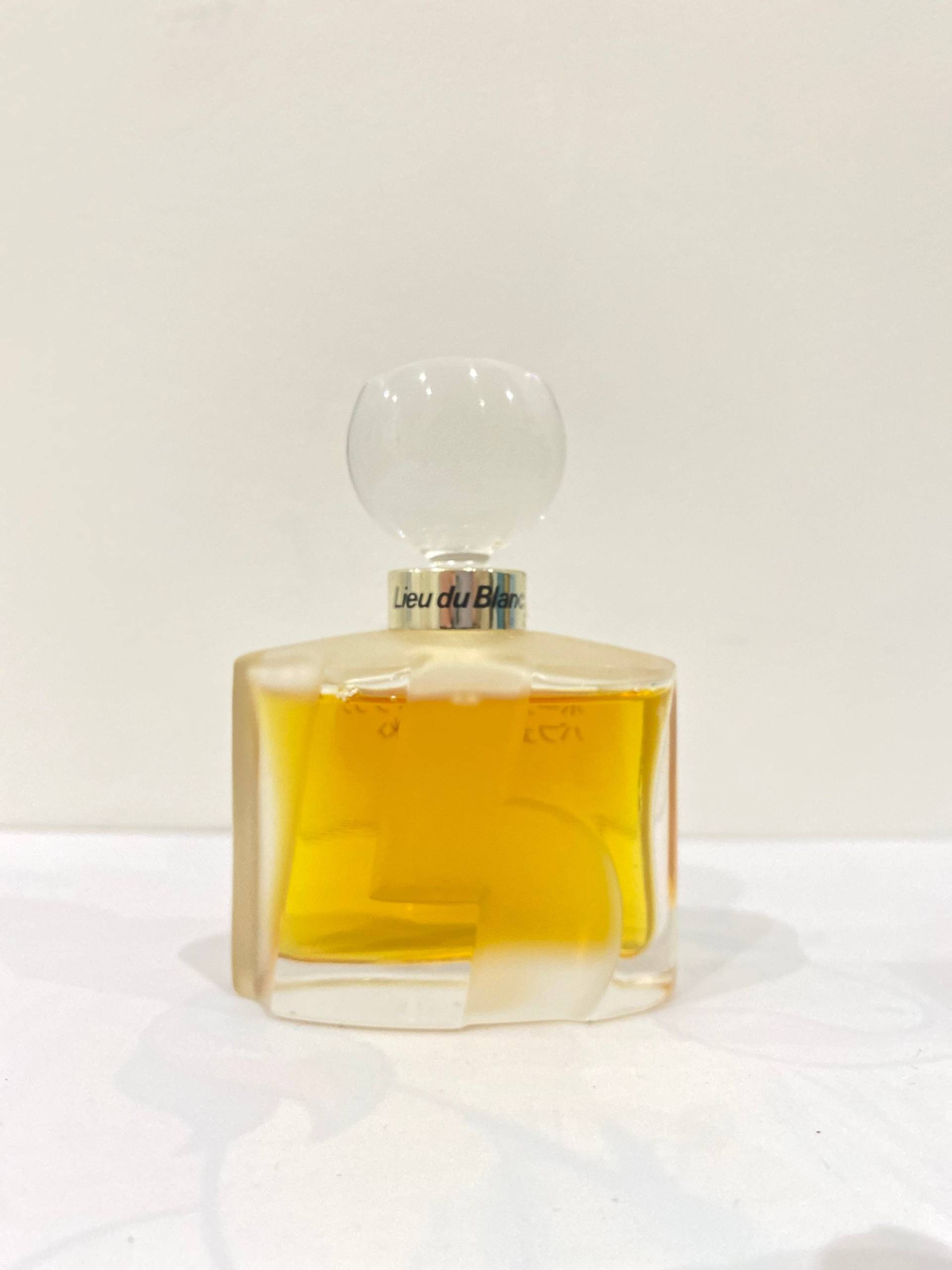 Leau Du Blanc Pola | Japan Reines Parfum 25 Ml. Seltenes Original 1979. Versiegelte Flasche. Box Ohne Leau Du Blanc Pola | Japan Reines Parfum 25 Ml. Seltenes Original 1979. Versiegelte Flasche. Box Ohne von Etsy - ScentOfFranceVintage