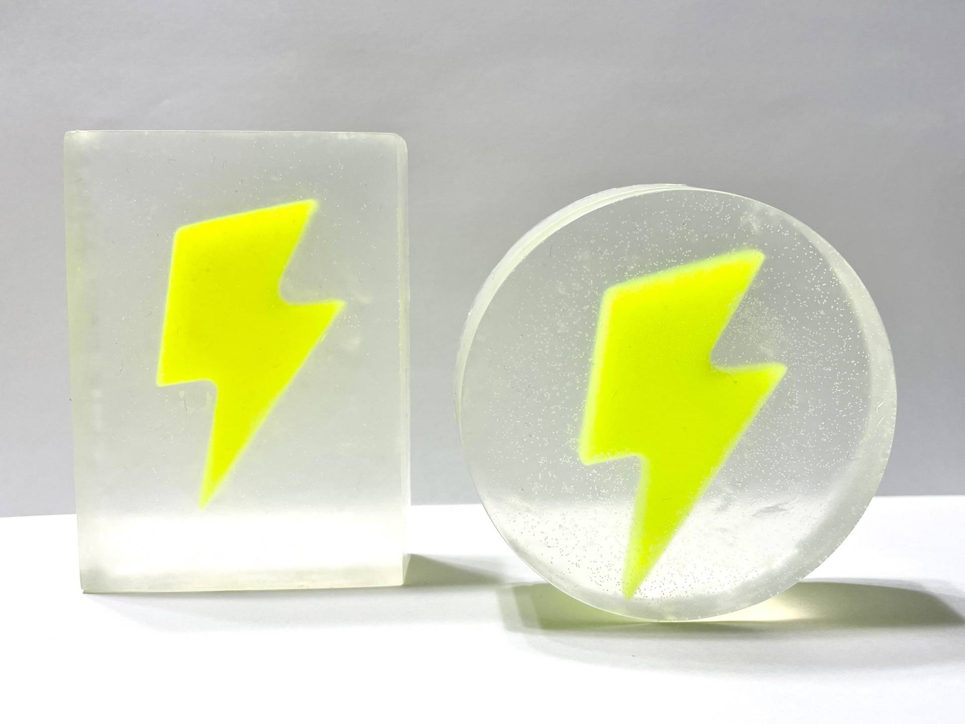 Pfefferminz "Electric" Glow Seife von Etsy - ScentimentSoap