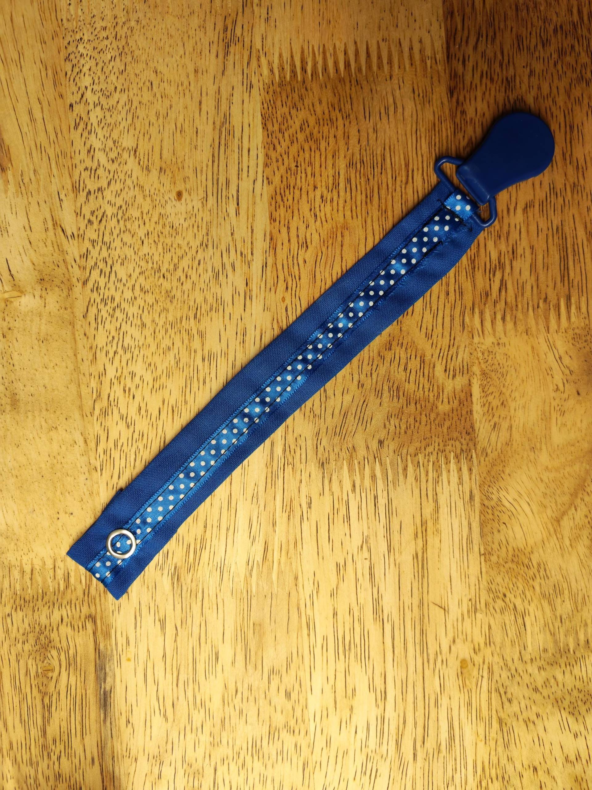 Schnullerkette Mit Pünktchenband Schnullerkette Mit Pünktchenband von Etsy - Schatzkisteohlala