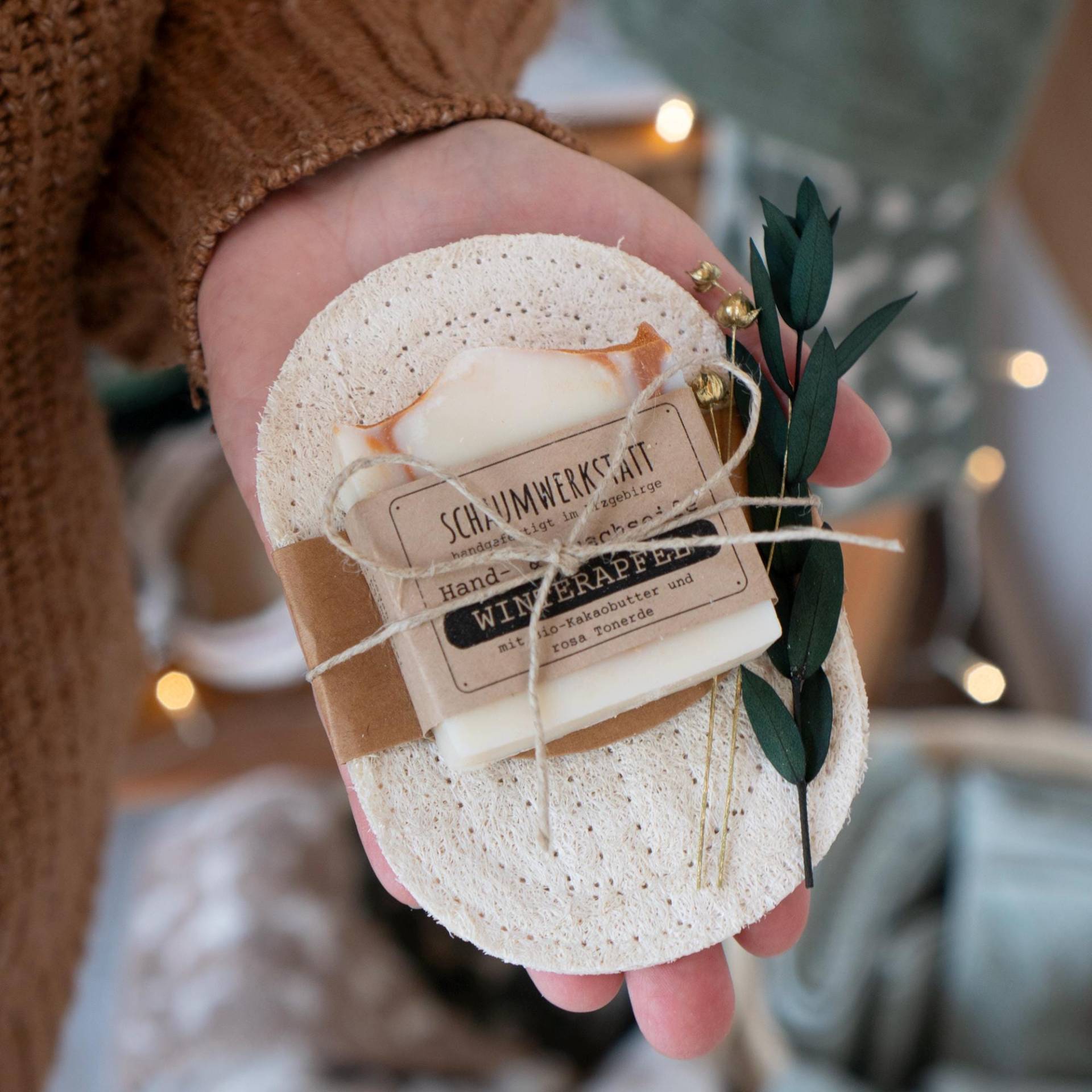 Geschenkset Winterapfel Und Seifenablage Aus Luffa, Wellness, Badezimmer, Weihnachten Mama, Freundin, Naturseife von Etsy - Schaumwerkstatt