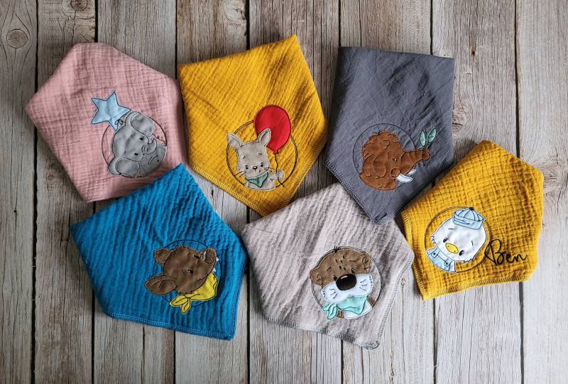 Schal, Latz Musselin Baby Halstuch Individualisiert Mit Namen Und Motiv von Etsy - SchmubiHandmade