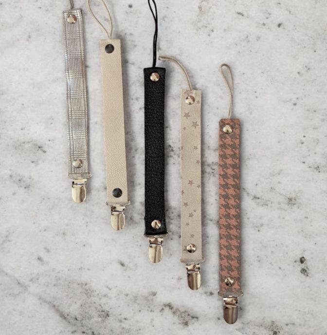 Schnullerkette Aus Leder, Einfarbig Oder Mit Muster von Etsy - Schmuckoroshe